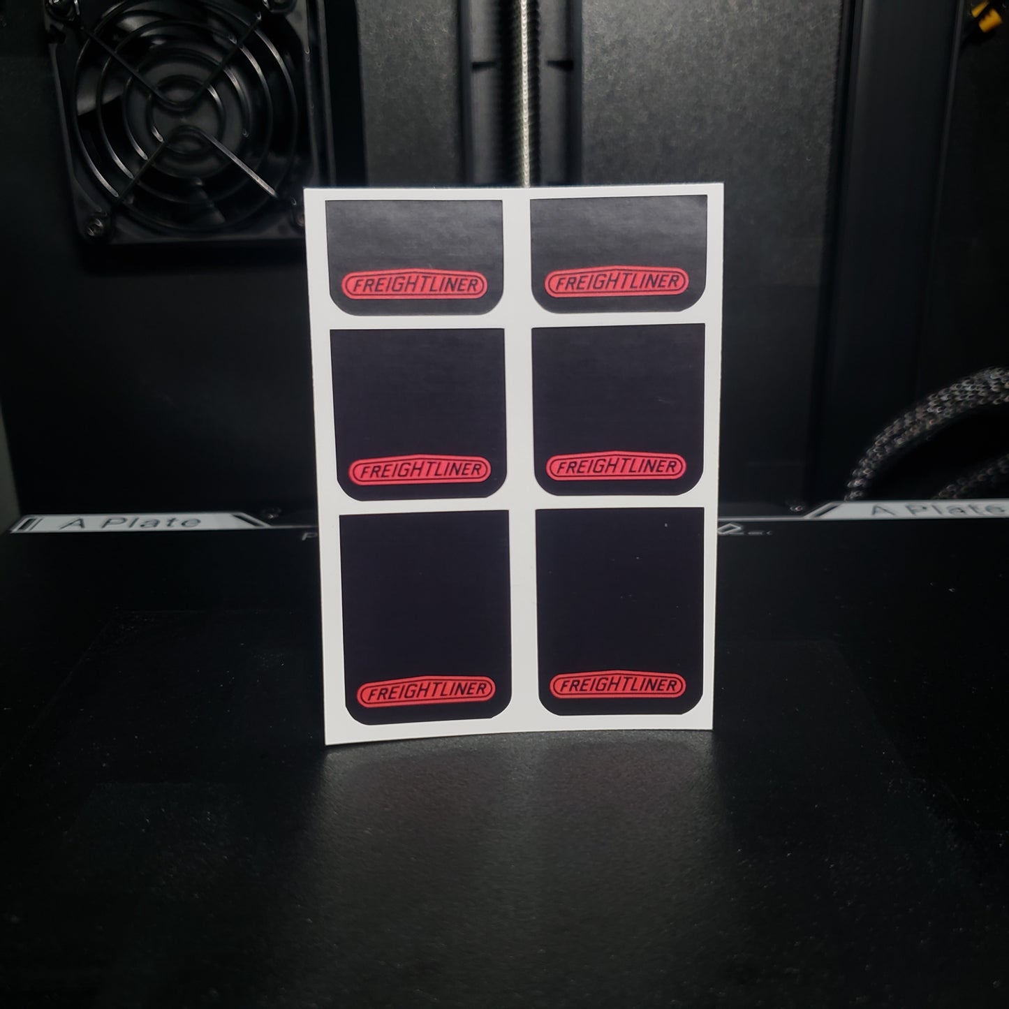 1/25 Freightliner Red on Black MudFlap