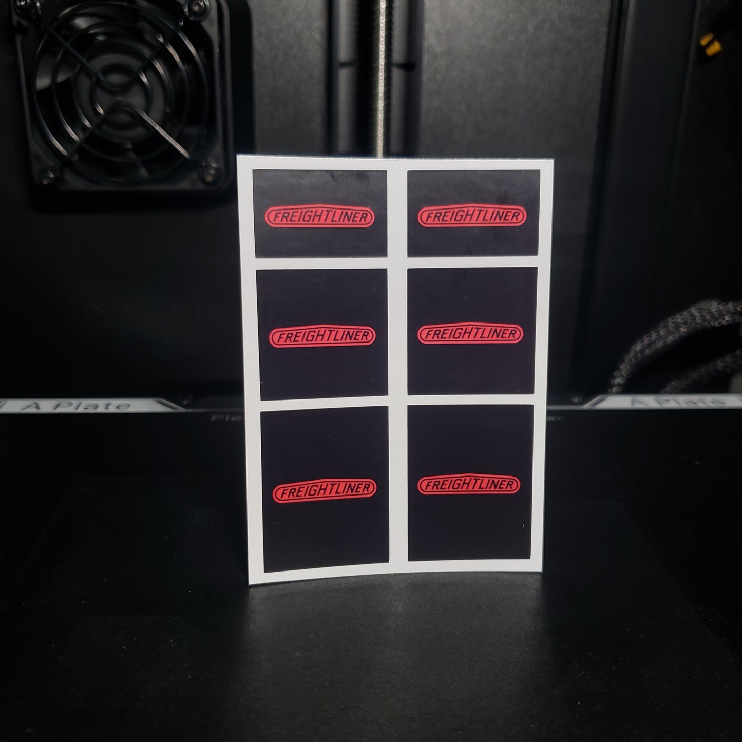 1/25 Freightliner Red on Black MudFlap