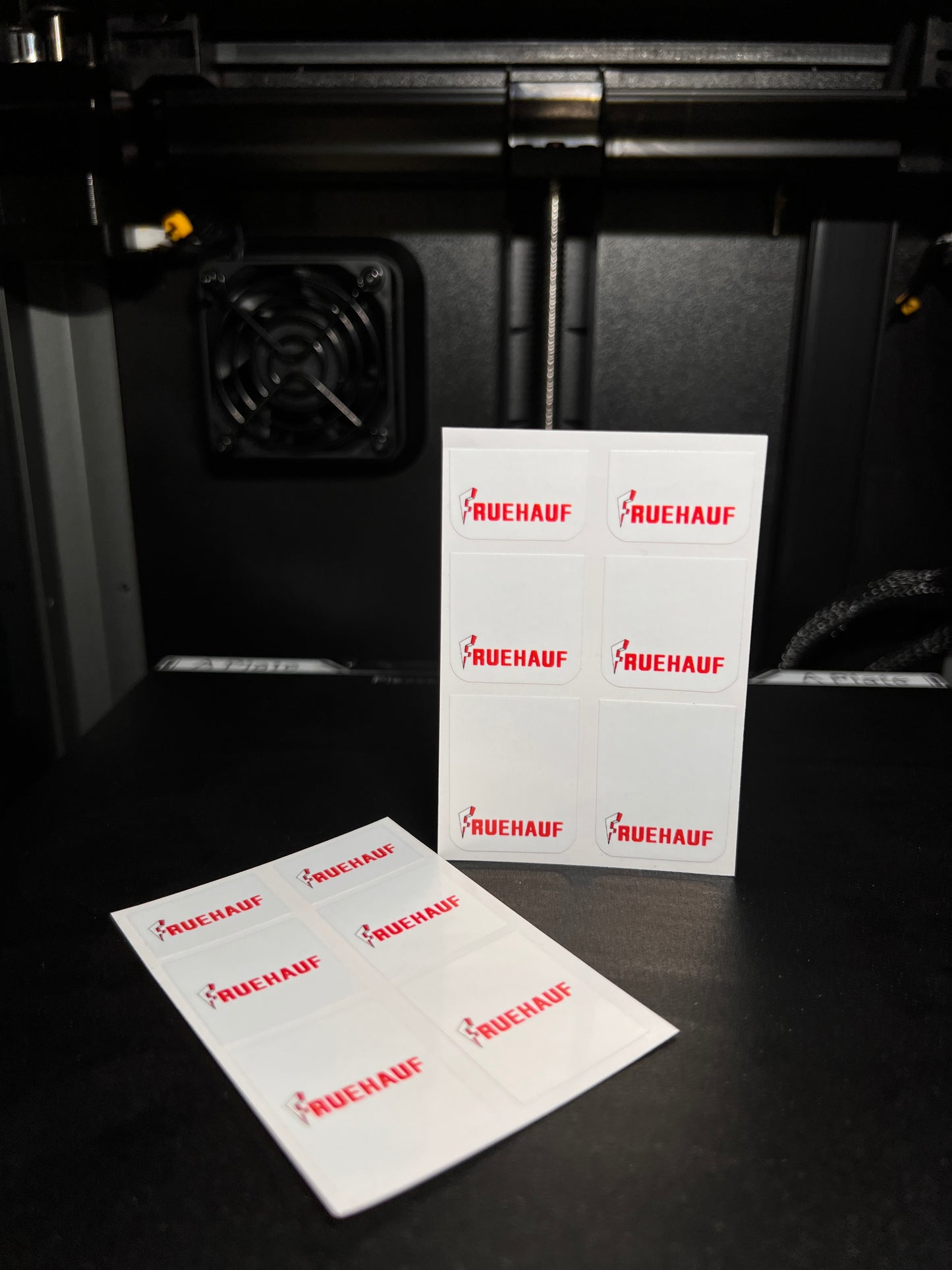 1/25 Fruehauf Red on White MudFlap