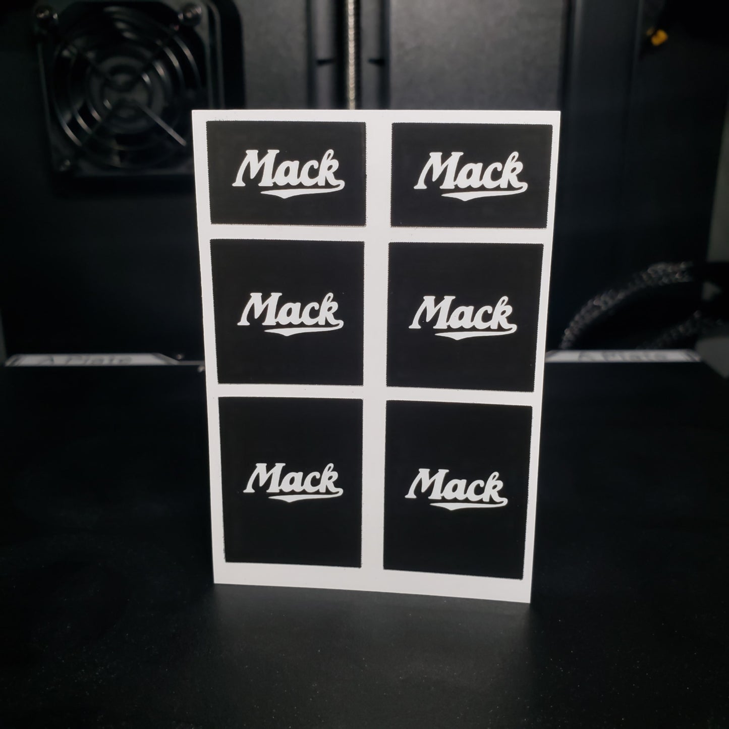 1/25 Old School Mack on Black