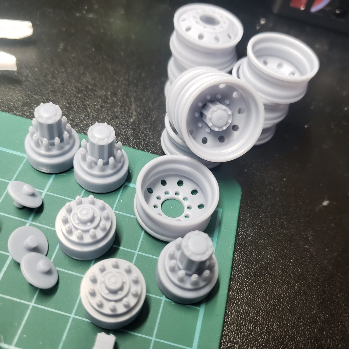 Peterbilt 359 Chassis (70+ pcs)